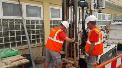 Trabajos del estudio geotécnico antes de ser paralizados la pasada semana en Elche Trabajos del estudio geotécnico antes de ser paralizados la pasada semana en Elche