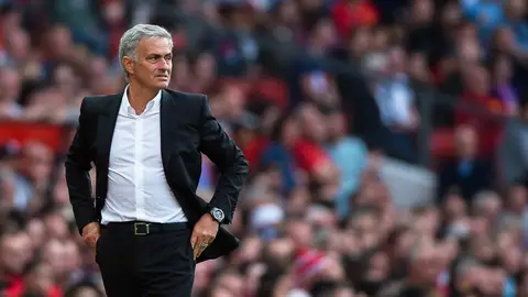 Mourinho durante un partido Mourinho durante un partido