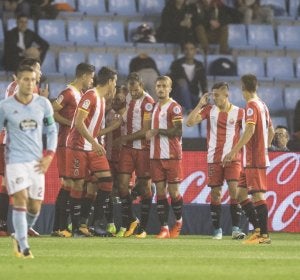 El Girona celebra en grupo uno de los goles contra el Celta El Girona celebra en grupo uno de los goles contra el Celta