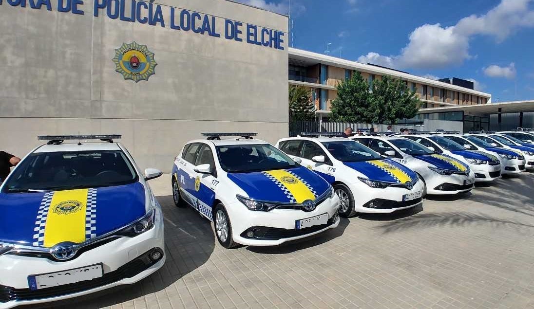 Detenidos los autores de varias sustracciones de móviles en barracas por posible delito continuado de hurto Detenidos los autores de varias sustracciones de móviles en barracas por posible delito continuado de hurto