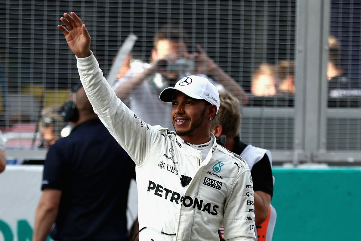 Lewis Hamilton logra la pole de Malasia con Alonso décimo y Sainz 14º Lewis Hamilton logra la pole de Malasia con Alonso décimo y Sainz 14º