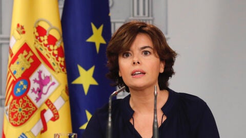 Soraya S&aacute;enz de Santamar&iacute;a comparece ante los medios