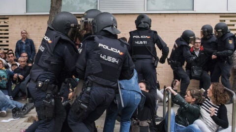 Altercados entre los antidisturbios y los manifestantes