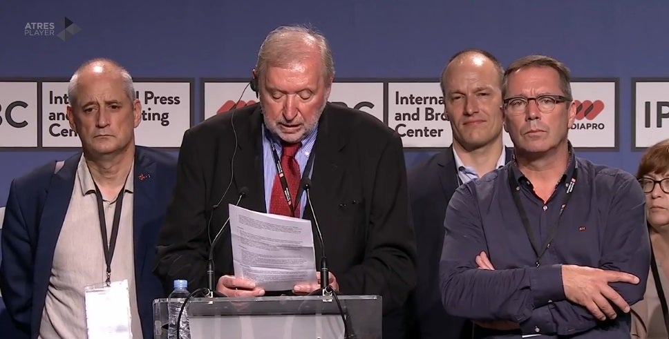 Los supervisores del referéndum ilegal admiten que ha habido anomalías y que habrá que revisar los resultados Los supervisores del referéndum ilegal admiten que ha habido anomalías y que habrá que revisar los resultados