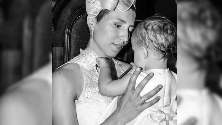 Una madre deja antes de morir 18 regalos a su hija recién nacida para cada cumpleaños Una madre deja antes de morir 18 regalos a su hija recién nacida para cada cumpleaños