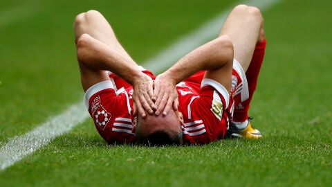 Ribery, tendido en el suelo 