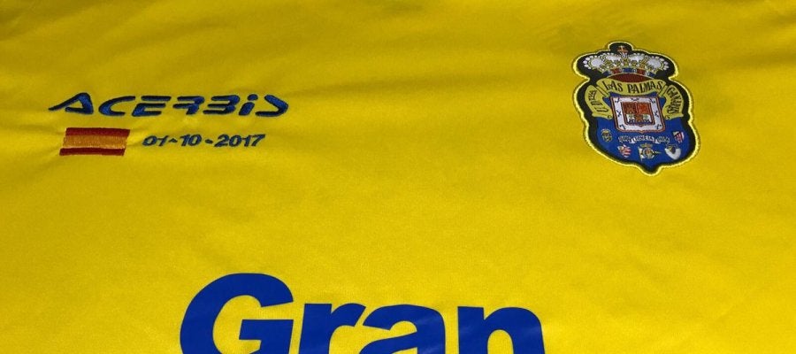 Bandera de España en la camiseta de Las Palmas Bandera de España en la camiseta de Las Palmas