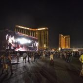 Vista general de uno de los escenarios donde se ha producido el tiroteo en Las Vegas