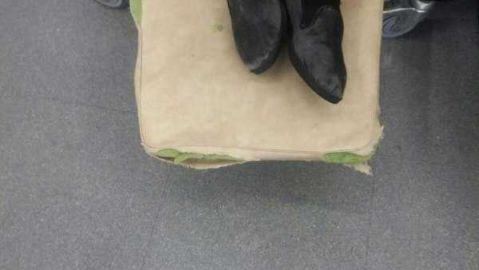 Estado en el que se encuentran algunos de los sof&aacute;s del centro