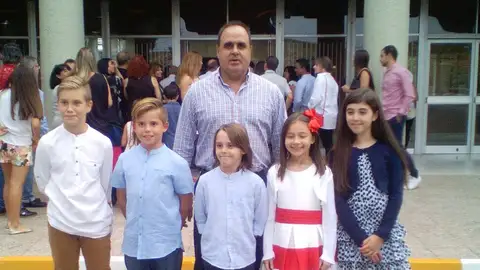 Los galardonados del Club Chazarra Elche, en la Gala Celebrada en el Hogar Provincial de Alicante. KARATE