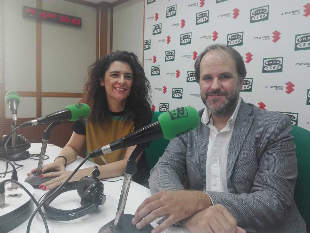 Rafael Morales, Gerente del IMPEFE y Belén LaSerna de Asociación Mujeres Opañel nos hablan del Pacto Local por el Empleo. Rafael Morales, Gerente del IMPEFE y Belén LaSerna de Asociación Mujeres Opañel nos hablan del Pacto Local por el Empleo.