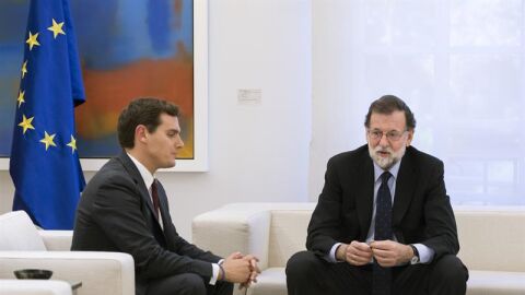 El l&iacute;der de Ciudadanos, Albert Rivera, con Mariano Rajoy.