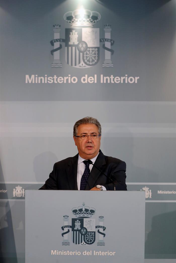 Zoido: "La Policía Nacional y la Guardia Civil no abandonará ningún hotel en Cataluña donde haya contrato en vigor" Zoido: "La Policía Nacional y la Guardia Civil no abandonará ningún hotel en Cataluña donde haya contrato en vigor"