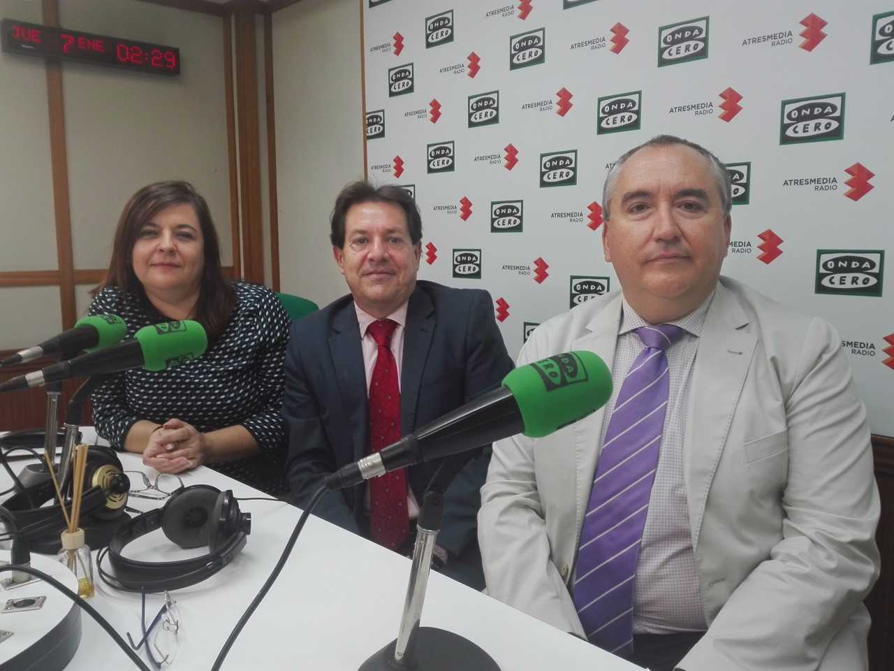 La huelga General de Cataluña también afecta a los empresarios de Ciudad Real. Según Carlos Marín Presidente de los empresarios de Ciudad Real es vergonzoso lo que está ocurriendo y está afectando al tema económico La huelga General de Cataluña también afecta a los empresarios de Ciudad Real. Según Carlos Marín Presidente de los empresarios de Ciudad Real es vergonzoso lo que está ocurriendo y está afectando al tema económico