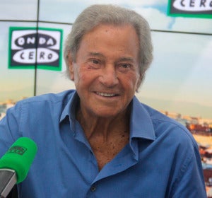 Arturo Fernández durante una entrevista en Onda Cero Arturo Fernández durante una entrevista en Onda Cero