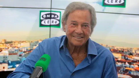 Arturo Fernández durante una entrevista en Onda Cero Arturo Fernández durante una entrevista en Onda Cero