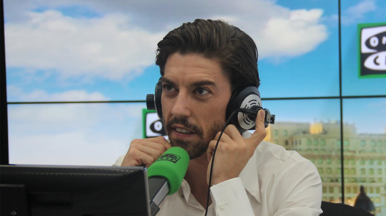 Adrián Lastra y Paco León: "Olvidarse de uno y pensar en el otro es buena terapia para el TOC" Adrián Lastra y Paco León: "Olvidarse de uno y pensar en el otro es buena terapia para el TOC"