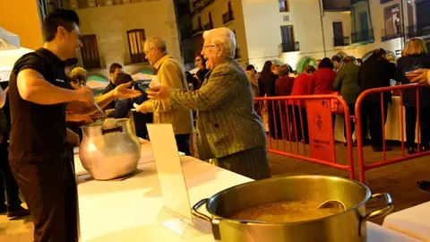 Les Jornades Gastronòmiques tornaràn a traure l´olla de la plana al carrer. Fins el 7 d´octubre els restaurants de Vila-real tenen de temps per inscriure´s a les jornades gastronòmiques que arrancaren en noviembre.