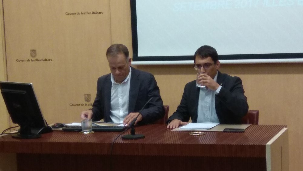 El director general de ocupación, Llorenç Pou y el conseller de Trabajo, Iago Negueruela