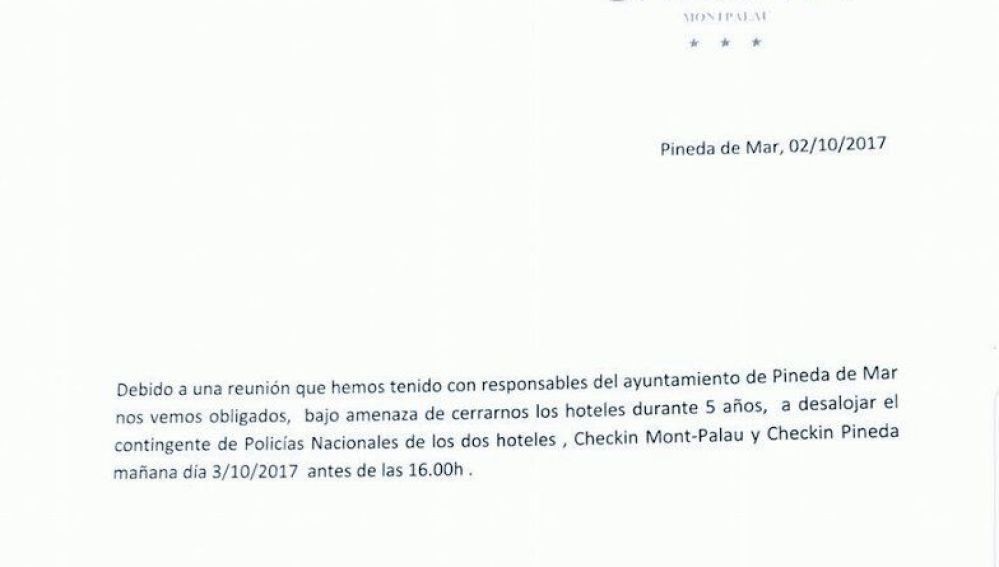 Carta del gerente de dos hoteles de Pineda a la Policía informando del desalojo