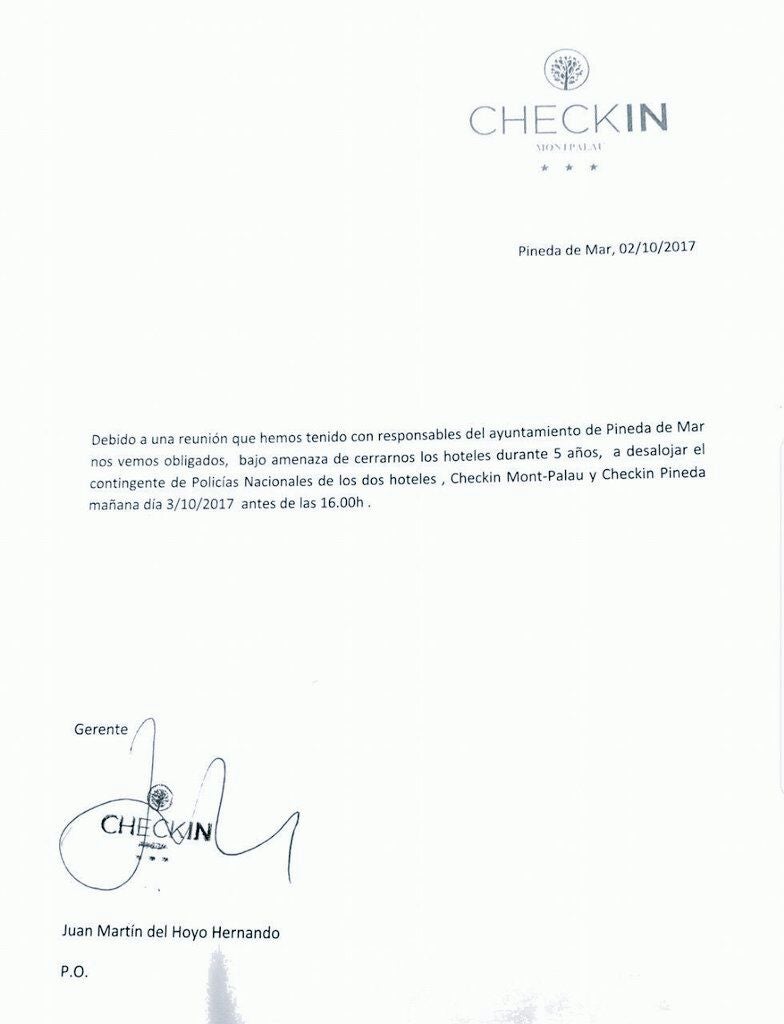 Dos hoteles de Pineda, obligados a desalojar a los policías nacionales "bajo amenaza de cierre durante cinco años" por parte del Ayuntamiento Dos hoteles de Pineda, obligados a desalojar a los policías nacionales "bajo amenaza de cierre durante cinco años" por parte del Ayuntamiento