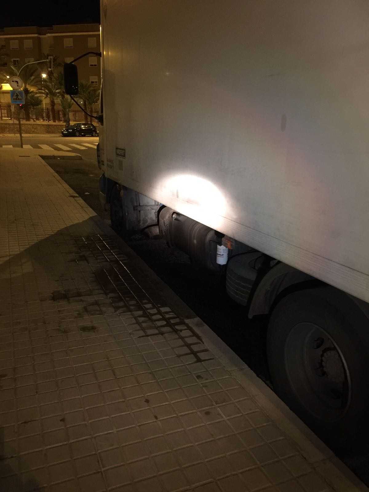 La Policía Local de Elche detiene a un hombre tras robar 25 litros de gasoil a un camión La Policía Local de Elche detiene a un hombre tras robar 25 litros de gasoil a un camión