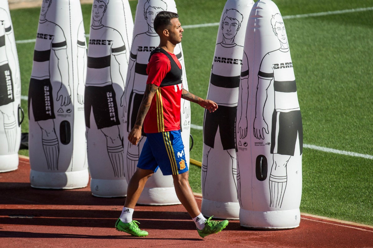 Jonathan Viera: "Estar con los grandes jugadores de la Selección ya es un premio" Jonathan Viera: "Estar con los grandes jugadores de la Selección ya es un premio"