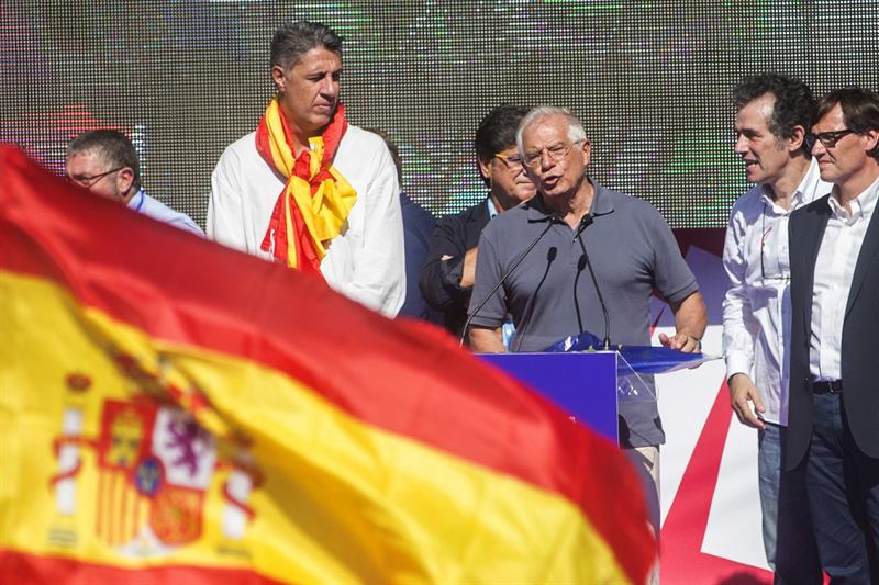 Josep Borrell: "El camino para superar el independentismo es conseguir una mayoría social en las urnas" Josep Borrell: "El camino para superar el independentismo es conseguir una mayoría social en las urnas"