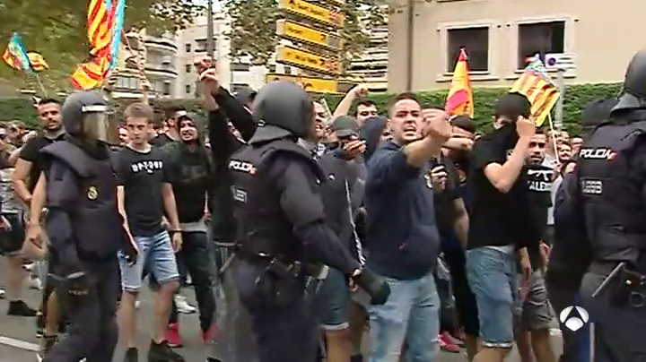 El Gobierno condena las agresiones en Valencia y anuncia que la Policía ha abierto una investigación El Gobierno condena las agresiones en Valencia y anuncia que la Policía ha abierto una investigación