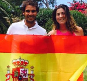 Muguruza y Nadal posaron con la bandera de España en el US Open Muguruza y Nadal posaron con la bandera de España en el US Open