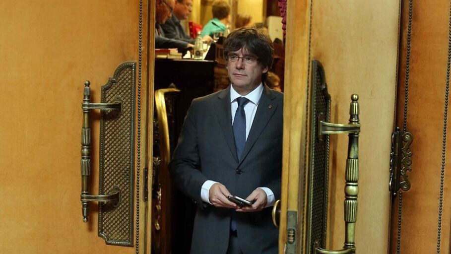 Carles Puigdemont en el Parlament (Archivo)