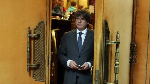 Carles Puigdemont en el Parlament (Archivo)