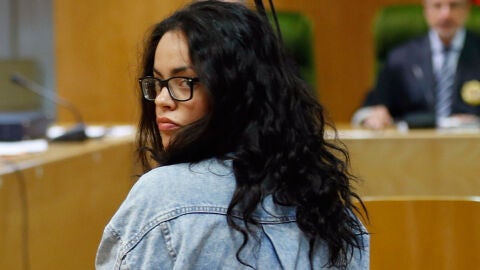 Activista de Femen que le lanz&oacute; una constituci&oacute;n a Fern&aacute;ndez D&iacute;az