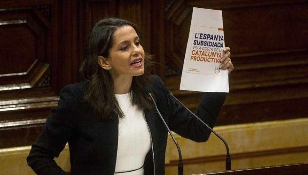 Inés Arrimadas responde a Puigdemont en el Parlament