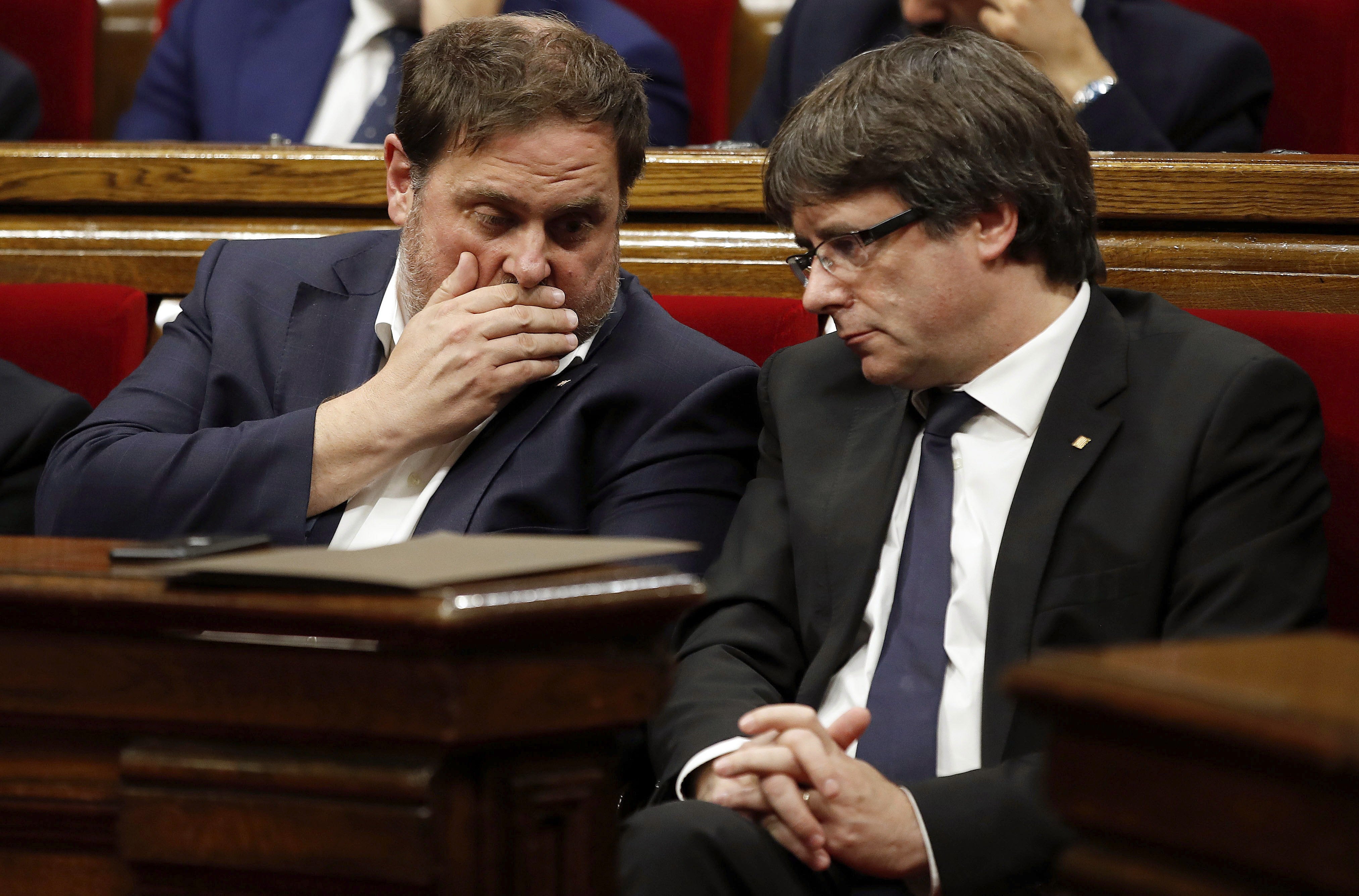 El Govern garantiza la permanencia en la UE y plantea crear un Banco Central de Cataluña El Govern garantiza la permanencia en la UE y plantea crear un Banco Central de Cataluña