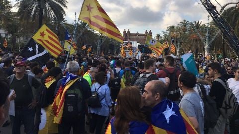 Concentraci&oacute;n frente al Parlament de Catalu&ntilde;a