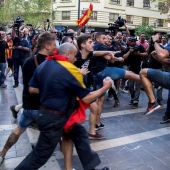 Grupos de ultraderecha boicotean una manifestación en Valencia