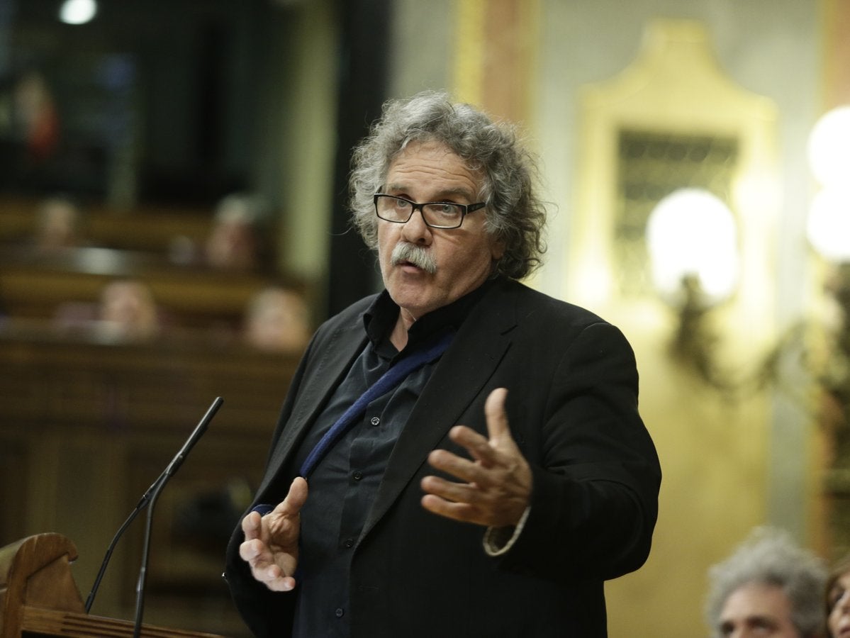 Tardá acusa al Gobierno de poner el himno de España y esposar a los exconsellers durante su traslado a prisión Tardá acusa al Gobierno de poner el himno de España y esposar a los exconsellers durante su traslado a prisión