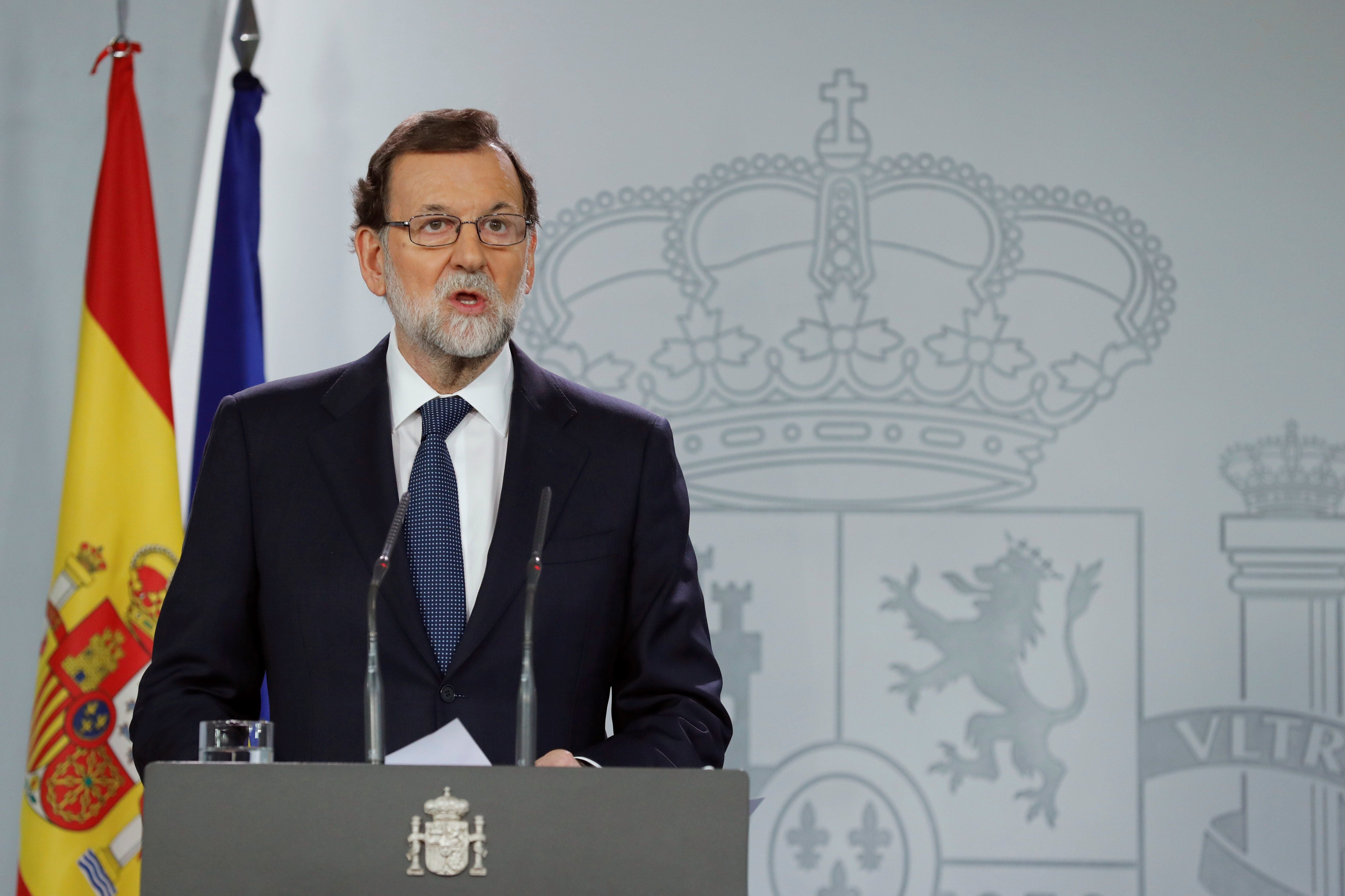 Rajoy requiere a Puigdemont que diga claramente si ha declarado la independencia de Cataluña Rajoy requiere a Puigdemont que diga claramente si ha declarado la independencia de Cataluña