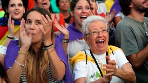 De la euforia a la tristeza tras el discurso de Puigdemont
