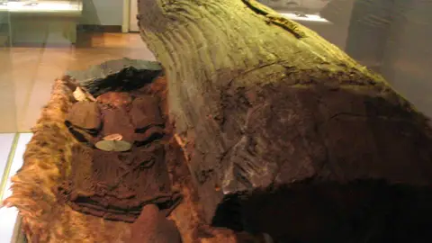 El misterioso cuerpo de la chica de la Edad del Bronce, una mujer adelantada a su tiempo, que ha roto todos los moldes El misterioso cuerpo de la chica de la Edad del Bronce, una mujer adelantada a su tiempo, que ha roto todos los moldes