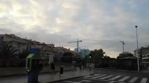 Confluencia de la avenida Comunitat Valenciana con el Puente de Canalejas de Elche Confluencia de la avenida Comunitat Valenciana con el Puente de Canalejas de Elche
