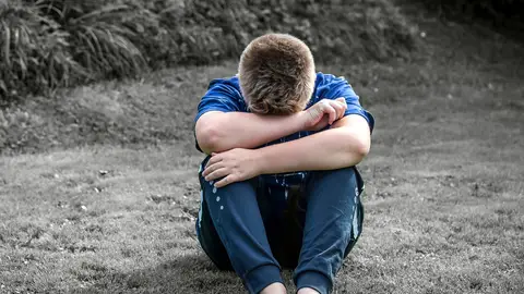 Niño llorando Niño llorando