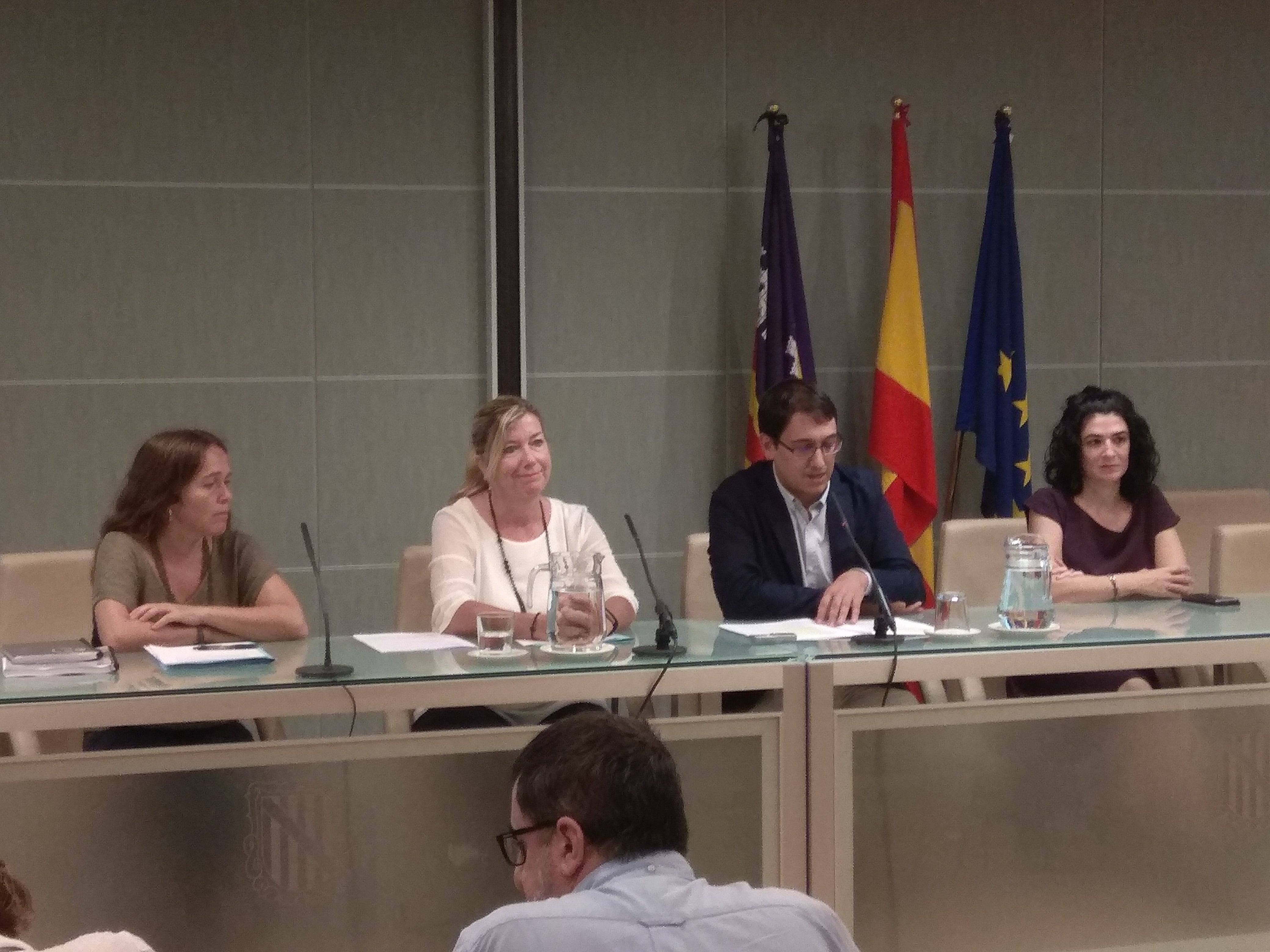 El Govern prevé aprobar en 2018 la Ley de Promoción de Seguridad y Salud en el Trabajo El Govern prevé aprobar en 2018 la Ley de Promoción de Seguridad y Salud en el Trabajo