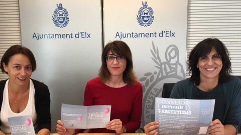 Patricia Maci&aacute;, concejala de Educaci&oacute;n en Elche, en el centro. 
