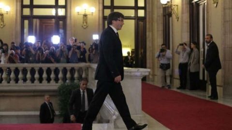 10 O CARLES PUIGDEMONT LLEGA AL PARLAMENT_643x397