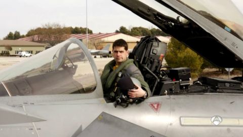 As&iacute; era Borja Aybar: piloto experimentado, marido y padre de un beb&eacute; 