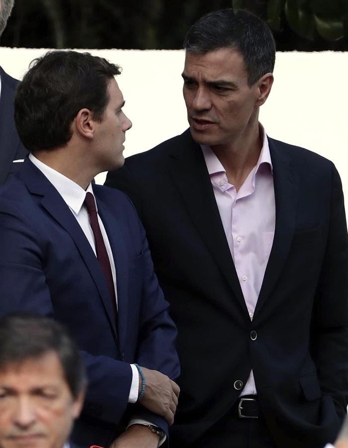 El PSOE aspira a que tanto el PP como Ciudadanos faciliten un gobierno en minoría de Pedro Sánchez El PSOE aspira a que tanto el PP como Ciudadanos faciliten un gobierno en minoría de Pedro Sánchez