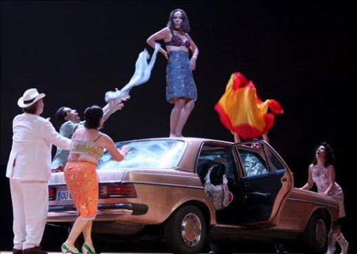 Rubén Amón indulta a Calixto Bieito: "Suprime de su versión de Carmen la escena en la que profanan la bandera de España" Rubén Amón indulta a Calixto Bieito: "Suprime de su versión de Carmen la escena en la que profanan la bandera de España"