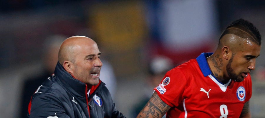 Sampaoli y Arturo Vidal en 2015 Sampaoli y Arturo Vidal en 2015